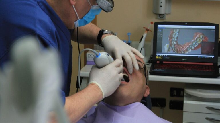 8 Clinica dentale
